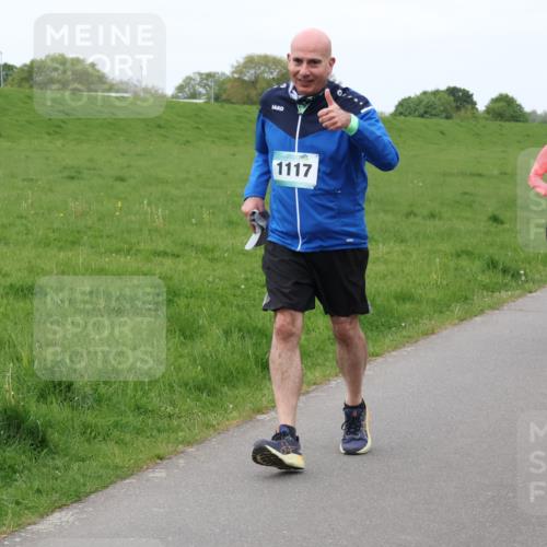 04.05.2025 - 8. Wedeler Halbmarathon Lena Gebhardt http://msf.ph/oto/7833492 04.05.2025 11:22:31 Laufen 1117, 1108 meine-sportfotos.de