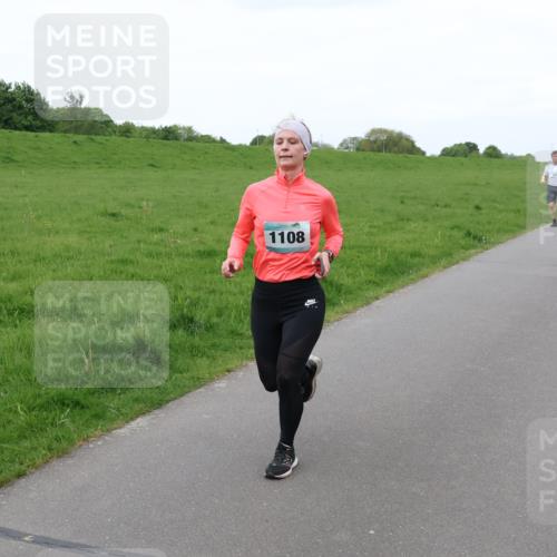 04.05.2025 - 8. Wedeler Halbmarathon Lena Gebhardt http://msf.ph/oto/7833523 04.05.2025 11:22:33 Laufen 1108 meine-sportfotos.de