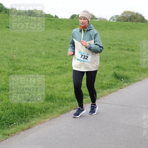 04.05.2025 - 8. Wedeler Halbmarathon Lena Gebhardt http://msf.ph/oto/7833540 04.05.2025 11:22:39 Laufen 732 meine-sportfotos.de