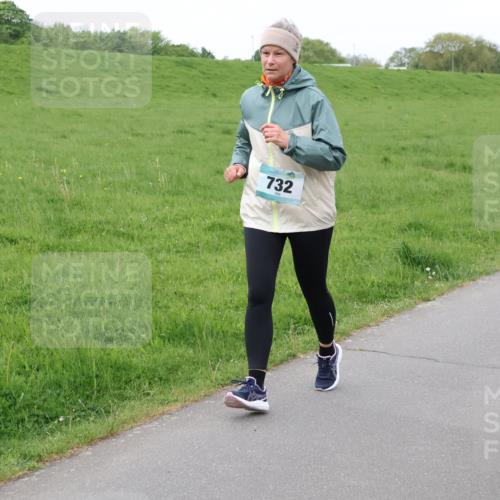 04.05.2025 - 8. Wedeler Halbmarathon Lena Gebhardt http://msf.ph/oto/7833544 04.05.2025 11:22:39 Laufen 732 meine-sportfotos.de