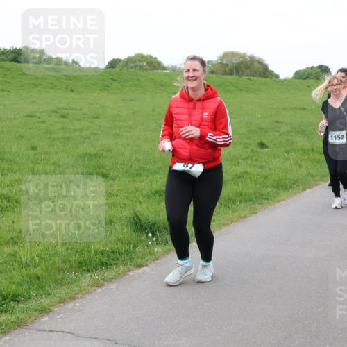 04.05.2025 - 8. Wedeler Halbmarathon Lena Gebhardt http://msf.ph/oto/7833554 04.05.2025 11:22:41 Laufen 1152, 79, 678, 1103 meine-sportfotos.de