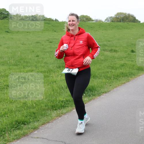 04.05.2025 - 8. Wedeler Halbmarathon Lena Gebhardt http://msf.ph/oto/7833565 04.05.2025 11:22:42 Laufen 87, 1152, 678 meine-sportfotos.de