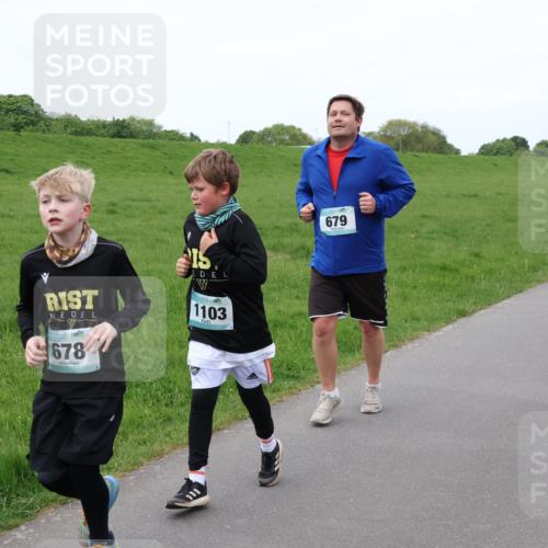 04.05.2025 - 8. Wedeler Halbmarathon Lena Gebhardt http://msf.ph/oto/7833595 04.05.2025 11:22:45 Laufen 1103, 678, 679 meine-sportfotos.de