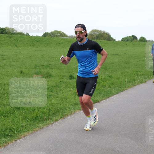 04.05.2025 - 8. Wedeler Halbmarathon Lena Gebhardt http://msf.ph/oto/7833621 04.05.2025 11:22:47 Laufen 962 meine-sportfotos.de
