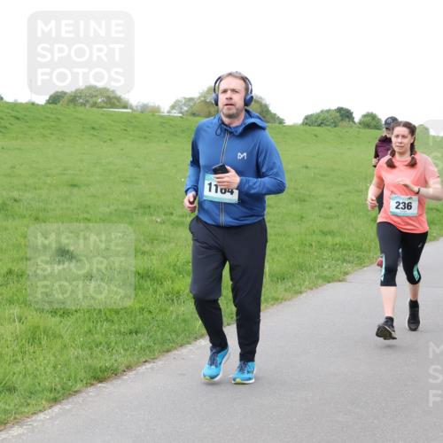 04.05.2025 - 8. Wedeler Halbmarathon Lena Gebhardt http://msf.ph/oto/7833632 04.05.2025 11:22:49 Laufen 1104, 236 meine-sportfotos.de