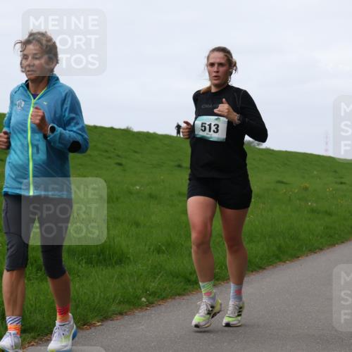 04.05.2025 - 8. Wedeler Halbmarathon Yannick Fuchs http://msf.ph/oto/7833647 04.05.2025 11:21:56 Laufen 513, 910 meine-sportfotos.de