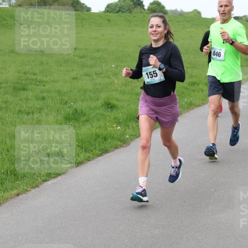 04.05.2025 - 8. Wedeler Halbmarathon Lena Gebhardt http://msf.ph/oto/7833703 04.05.2025 11:22:56 Laufen 155, 846, 354 meine-sportfotos.de