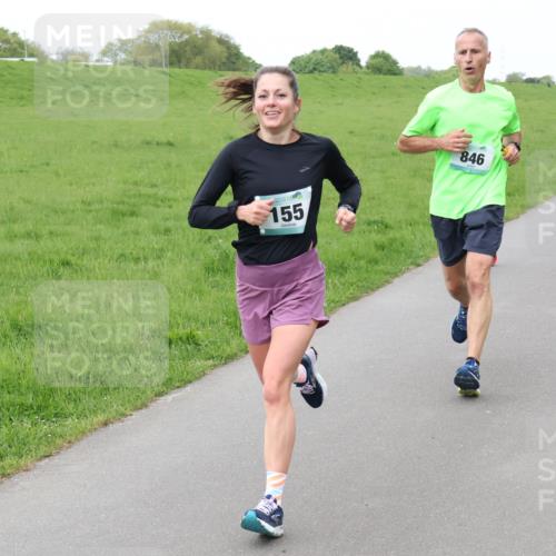 04.05.2025 - 8. Wedeler Halbmarathon Lena Gebhardt http://msf.ph/oto/7833706 04.05.2025 11:22:57 Laufen 155, 846, 354 meine-sportfotos.de