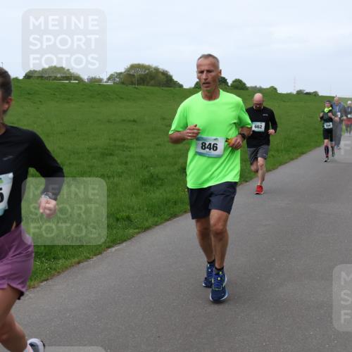 04.05.2025 - 8. Wedeler Halbmarathon Lena Gebhardt http://msf.ph/oto/7833720 04.05.2025 11:22:57 Laufen 155, 846, 662, 354 meine-sportfotos.de
