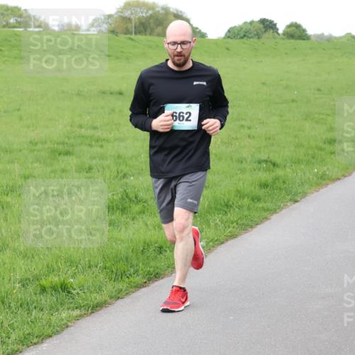 04.05.2025 - 8. Wedeler Halbmarathon Lena Gebhardt http://msf.ph/oto/7833734 04.05.2025 11:22:59 Laufen 662, 354, 1132 meine-sportfotos.de