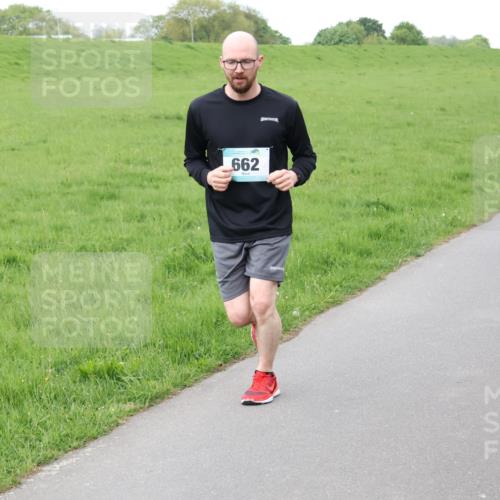 04.05.2025 - 8. Wedeler Halbmarathon Lena Gebhardt http://msf.ph/oto/7833739 04.05.2025 11:22:59 Laufen 662, 354, 1132 meine-sportfotos.de