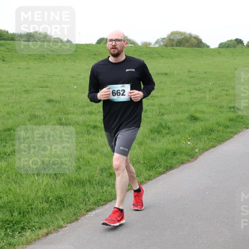 04.05.2025 - 8. Wedeler Halbmarathon Lena Gebhardt http://msf.ph/oto/7833748 04.05.2025 11:22:59 Laufen 662, 354 meine-sportfotos.de