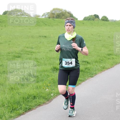 04.05.2025 - 8. Wedeler Halbmarathon Lena Gebhardt http://msf.ph/oto/7833757 04.05.2025 11:23:01 Laufen 354, 11 meine-sportfotos.de