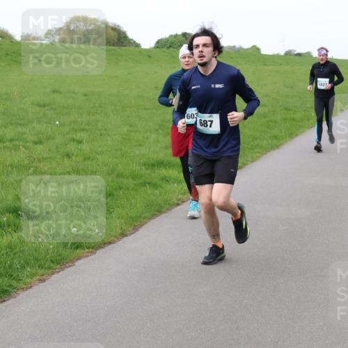 04.05.2025 - 8. Wedeler Halbmarathon Lena Gebhardt http://msf.ph/oto/7833779 04.05.2025 11:23:05 Laufen 603, 687, 1027 meine-sportfotos.de