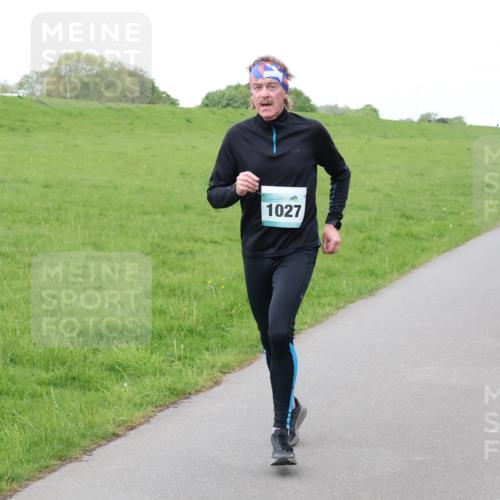 04.05.2025 - 8. Wedeler Halbmarathon Lena Gebhardt http://msf.ph/oto/7833806 04.05.2025 11:23:08 Laufen 1027, 311 meine-sportfotos.de