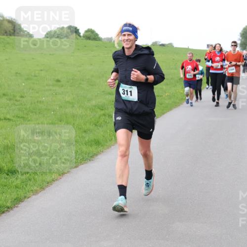 04.05.2025 - 8. Wedeler Halbmarathon Lena Gebhardt http://msf.ph/oto/7833822 04.05.2025 11:23:11 Laufen 311, 775, 1160 meine-sportfotos.de