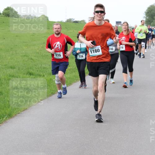 04.05.2025 - 8. Wedeler Halbmarathon Lena Gebhardt http://msf.ph/oto/7833832 04.05.2025 11:23:14 Laufen 775, 226, 148, 1160, 245, 776, 1053 meine-sportfotos.de