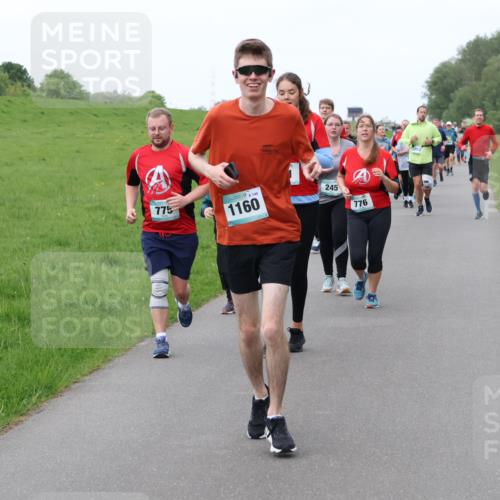04.05.2025 - 8. Wedeler Halbmarathon Lena Gebhardt http://msf.ph/oto/7833836 04.05.2025 11:23:15 Laufen 775, 148, 1160, 245, 776 meine-sportfotos.de
