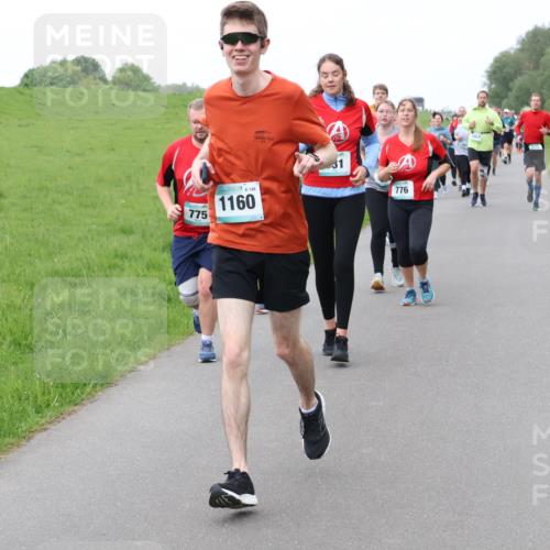 04.05.2025 - 8. Wedeler Halbmarathon Lena Gebhardt http://msf.ph/oto/7833849 04.05.2025 11:23:15 Laufen 775, 148, 1160, 31, 776 meine-sportfotos.de