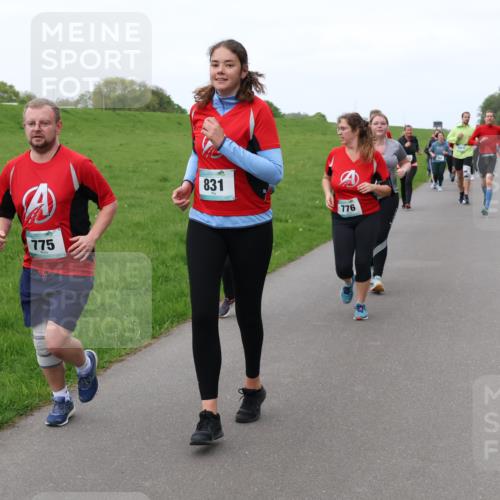 04.05.2025 - 8. Wedeler Halbmarathon Lena Gebhardt http://msf.ph/oto/7833866 04.05.2025 11:23:17 Laufen 775, 831, 776, 1053 meine-sportfotos.de