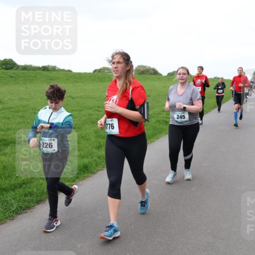 04.05.2025 - 8. Wedeler Halbmarathon Lena Gebhardt http://msf.ph/oto/7833881 04.05.2025 11:23:19 Laufen 226, 776, 245 meine-sportfotos.de
