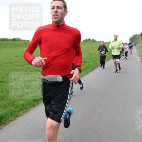 04.05.2025 - 8. Wedeler Halbmarathon Lena Gebhardt http://msf.ph/oto/7833883 04.05.2025 11:23:20 Laufen 1020, 053 meine-sportfotos.de
