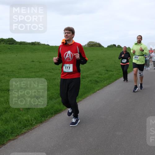 04.05.2025 - 8. Wedeler Halbmarathon Lena Gebhardt http://msf.ph/oto/7833892 04.05.2025 11:23:21 Laufen 777, 1020, 1053 meine-sportfotos.de