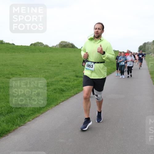 04.05.2025 - 8. Wedeler Halbmarathon Lena Gebhardt http://msf.ph/oto/7833900 04.05.2025 11:23:22 Laufen 1053, 594 meine-sportfotos.de