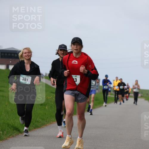 04.05.2025 - 8. Wedeler Halbmarathon Yannick Fuchs http://msf.ph/oto/7833905 04.05.2025 11:42:59 Laufen 381, 3 meine-sportfotos.de