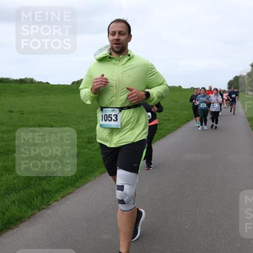 04.05.2025 - 8. Wedeler Halbmarathon Lena Gebhardt http://msf.ph/oto/7833915 04.05.2025 11:23:22 Laufen 1053, 0, 594 meine-sportfotos.de