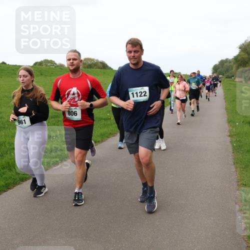 04.05.2025 - 8. Wedeler Halbmarathon Lena Gebhardt http://msf.ph/oto/7833938 04.05.2025 11:23:26 Laufen 961, 806, 1122 meine-sportfotos.de