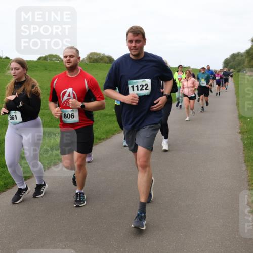 04.05.2025 - 8. Wedeler Halbmarathon Lena Gebhardt http://msf.ph/oto/7833943 04.05.2025 11:23:26 Laufen 961, 806, 1122, 1, 25 meine-sportfotos.de