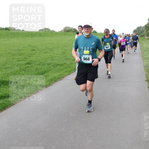 04.05.2025 - 8. Wedeler Halbmarathon Lena Gebhardt http://msf.ph/oto/7833988 04.05.2025 11:23:29 Laufen 2025, 579, 2025, 967, 968 meine-sportfotos.de