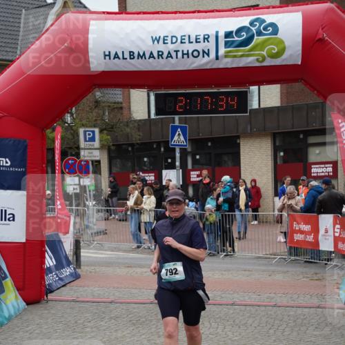04.05.2025 - 8. Wedeler Halbmarathon Felixshl http://msf.ph/oto/7833996 04.05.2025 12:17:31 Ziel 278, 792 meine-sportfotos.de