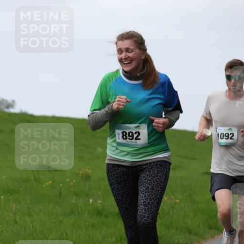 04.05.2025 - 8. Wedeler Halbmarathon Yannick Fuchs http://msf.ph/oto/7834006 04.05.2025 11:22:14 Laufen 892, 1092, 1029 meine-sportfotos.de