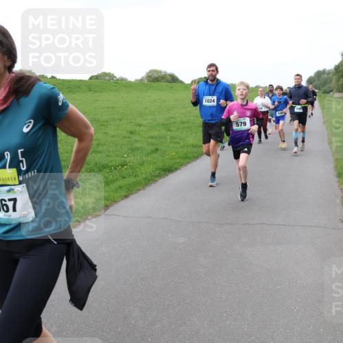 04.05.2025 - 8. Wedeler Halbmarathon Lena Gebhardt http://msf.ph/oto/7834021 04.05.2025 11:23:30 Laufen 2225, 967, 1024, 579, 446, 699 meine-sportfotos.de