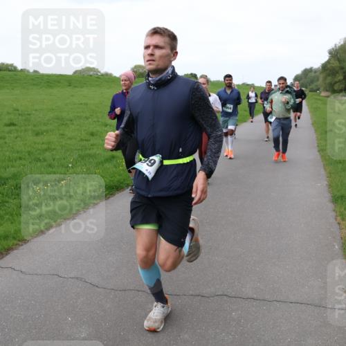 04.05.2025 - 8. Wedeler Halbmarathon Lena Gebhardt http://msf.ph/oto/7834045 04.05.2025 11:23:31 Laufen 23, 059 meine-sportfotos.de