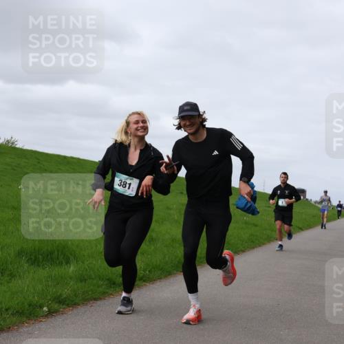 04.05.2025 - 8. Wedeler Halbmarathon Yannick Fuchs http://msf.ph/oto/7834051 04.05.2025 11:43:06 Laufen 381 meine-sportfotos.de