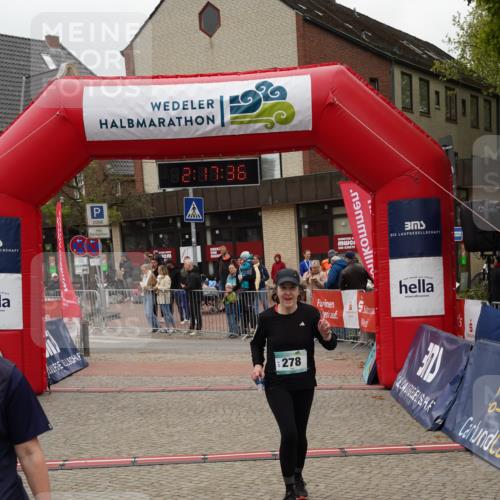 04.05.2025 - 8. Wedeler Halbmarathon Felixshl http://msf.ph/oto/7834057 04.05.2025 12:17:34 Ziel 278, 792 meine-sportfotos.de
