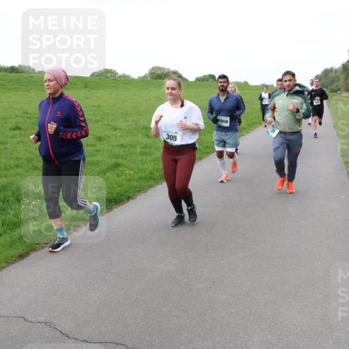 04.05.2025 - 8. Wedeler Halbmarathon Lena Gebhardt http://msf.ph/oto/7834060 04.05.2025 11:23:32 Laufen 440, 305, 059 meine-sportfotos.de