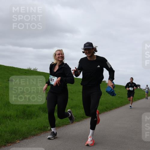 04.05.2025 - 8. Wedeler Halbmarathon Yannick Fuchs http://msf.ph/oto/7834063 04.05.2025 11:43:06 Laufen 381 meine-sportfotos.de