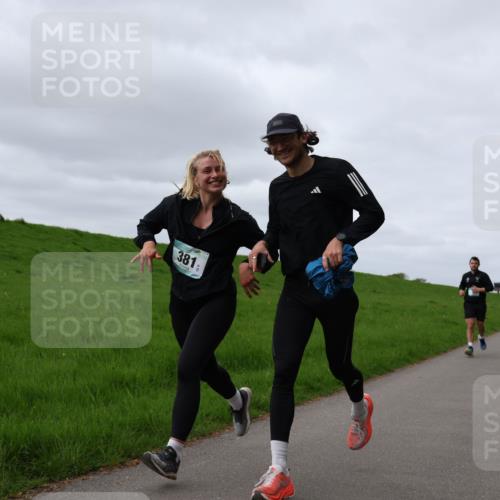04.05.2025 - 8. Wedeler Halbmarathon Yannick Fuchs http://msf.ph/oto/7834076 04.05.2025 11:43:06 Laufen 381 meine-sportfotos.de