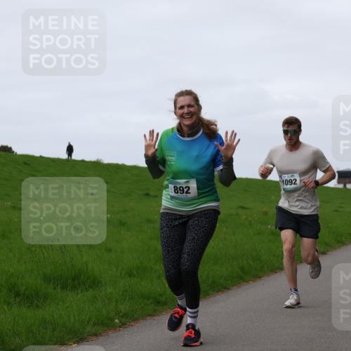 04.05.2025 - 8. Wedeler Halbmarathon Yannick Fuchs http://msf.ph/oto/7834084 04.05.2025 11:22:16 Laufen 892, 1092, 102, 1209 meine-sportfotos.de