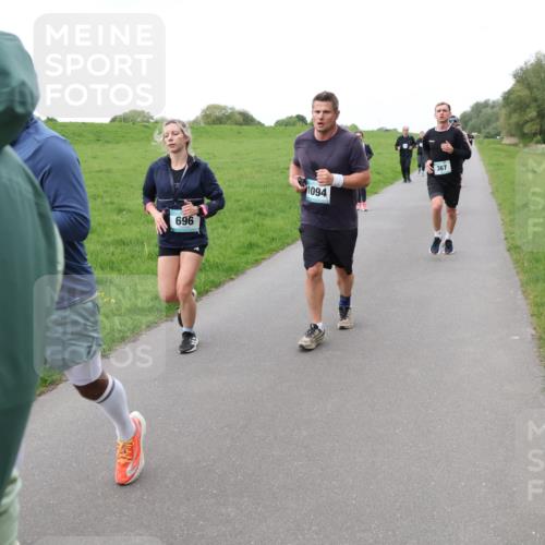 04.05.2025 - 8. Wedeler Halbmarathon Lena Gebhardt http://msf.ph/oto/7834086 04.05.2025 11:23:33 Laufen 696, 1094, 367 meine-sportfotos.de