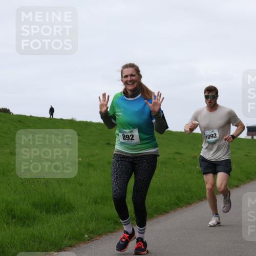 04.05.2025 - 8. Wedeler Halbmarathon Yannick Fuchs http://msf.ph/oto/7834087 04.05.2025 11:22:16 Laufen 892, 1092, 102, 1209 meine-sportfotos.de