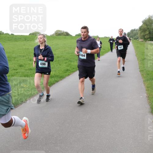 04.05.2025 - 8. Wedeler Halbmarathon Lena Gebhardt http://msf.ph/oto/7834091 04.05.2025 11:23:33 Laufen 059, 696, 1094, 367 meine-sportfotos.de