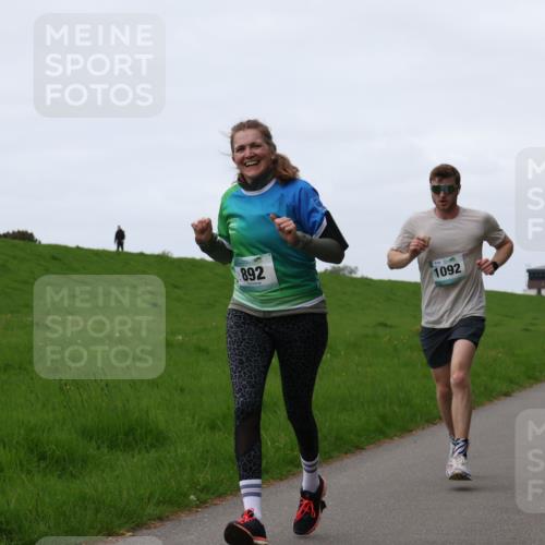 04.05.2025 - 8. Wedeler Halbmarathon Yannick Fuchs http://msf.ph/oto/7834093 04.05.2025 11:22:16 Laufen 892, 1092, 102, 1209 meine-sportfotos.de
