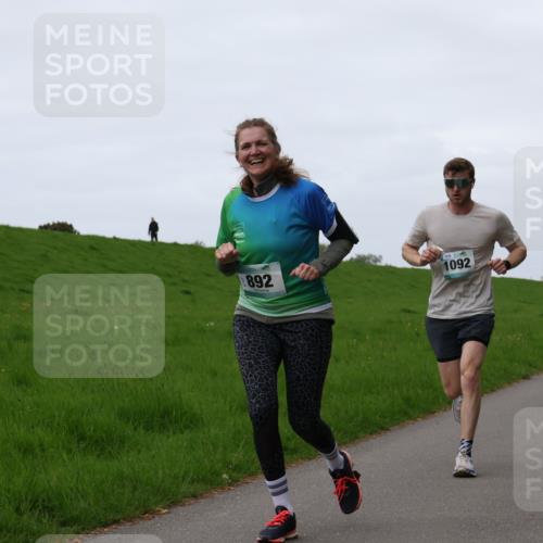 04.05.2025 - 8. Wedeler Halbmarathon Yannick Fuchs http://msf.ph/oto/7834098 04.05.2025 11:22:16 Laufen 892, 1092, 102, 1209 meine-sportfotos.de