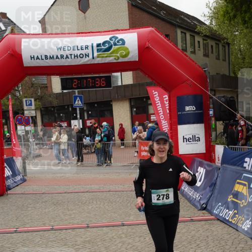 04.05.2025 - 8. Wedeler Halbmarathon Felixshl http://msf.ph/oto/7834102 04.05.2025 12:17:34 Ziel 278, 792 meine-sportfotos.de