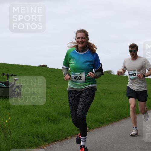 04.05.2025 - 8. Wedeler Halbmarathon Yannick Fuchs http://msf.ph/oto/7834104 04.05.2025 11:22:17 Laufen 892, 1092, 102 meine-sportfotos.de